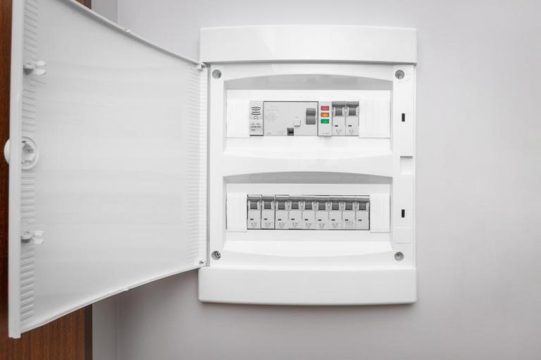 Mise en conformité électrique à Poitiers, quand est-elle nécessaire ?